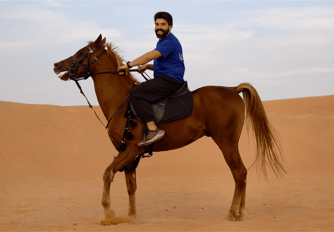 सैंडस्टॉर्म कैंप एडवेंचर का अनुभव करें
